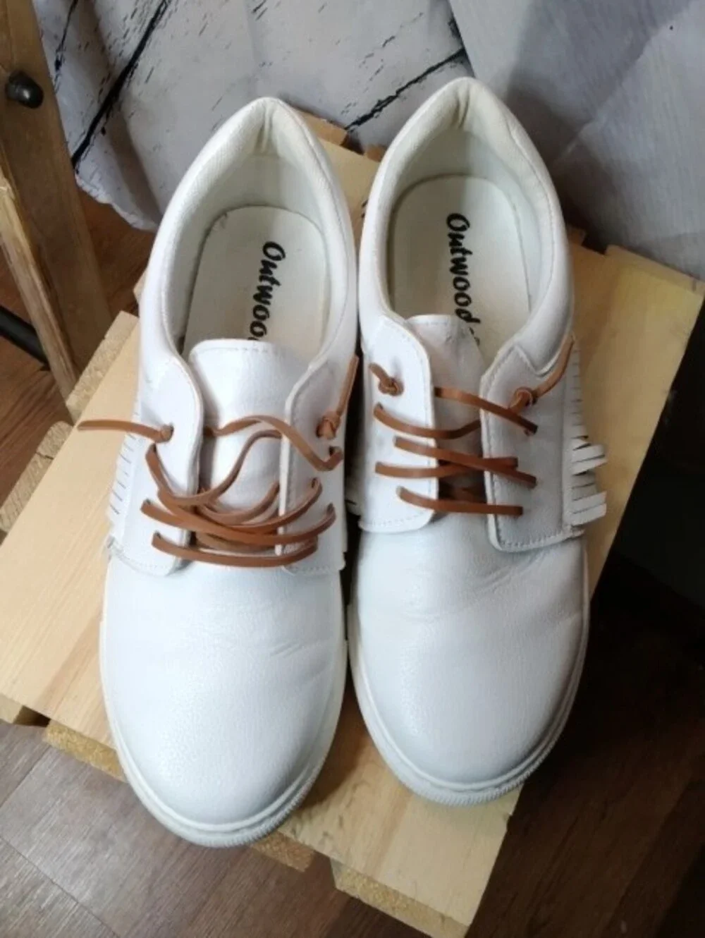White Womens Fringe Sneakers with Tan Laces Size 10